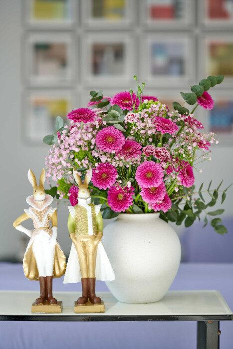 Productfoto Gerbera Pomponi® Mini Snuffy in witte vaas