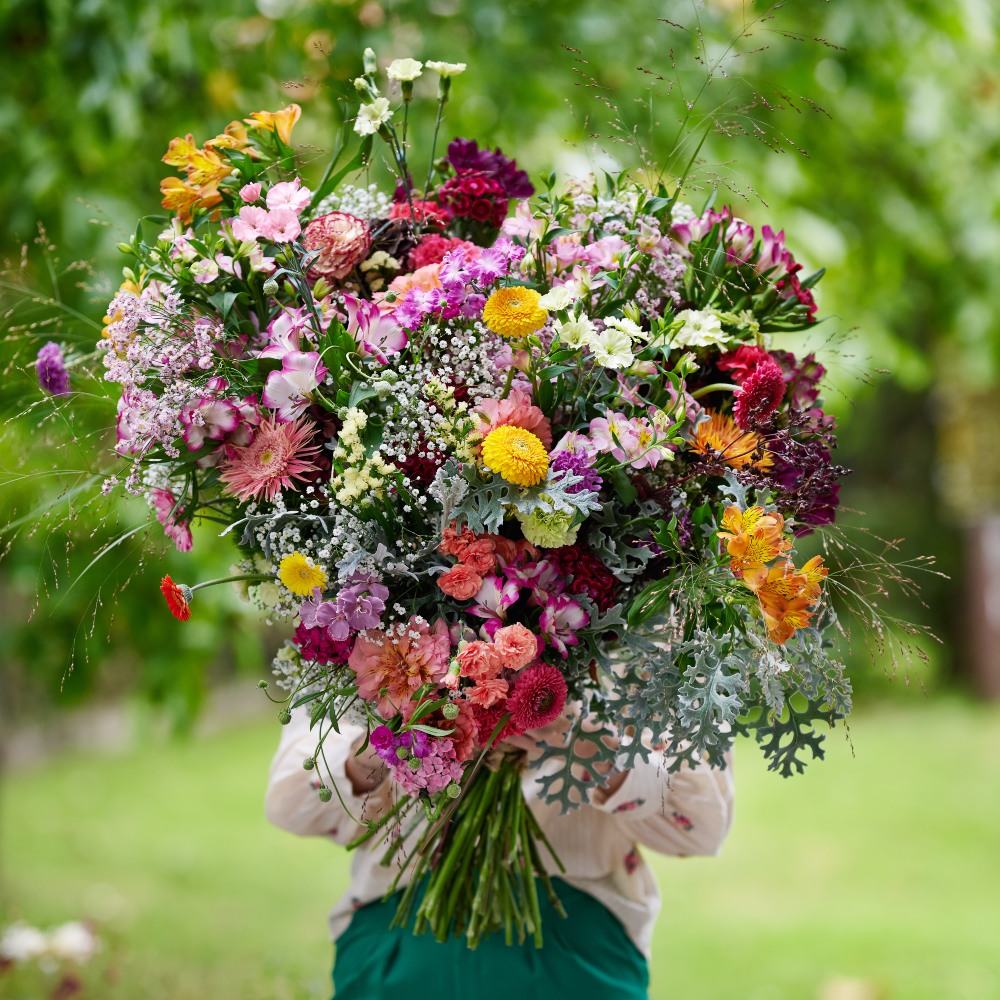 HilverdaFlorist cut flower assortment